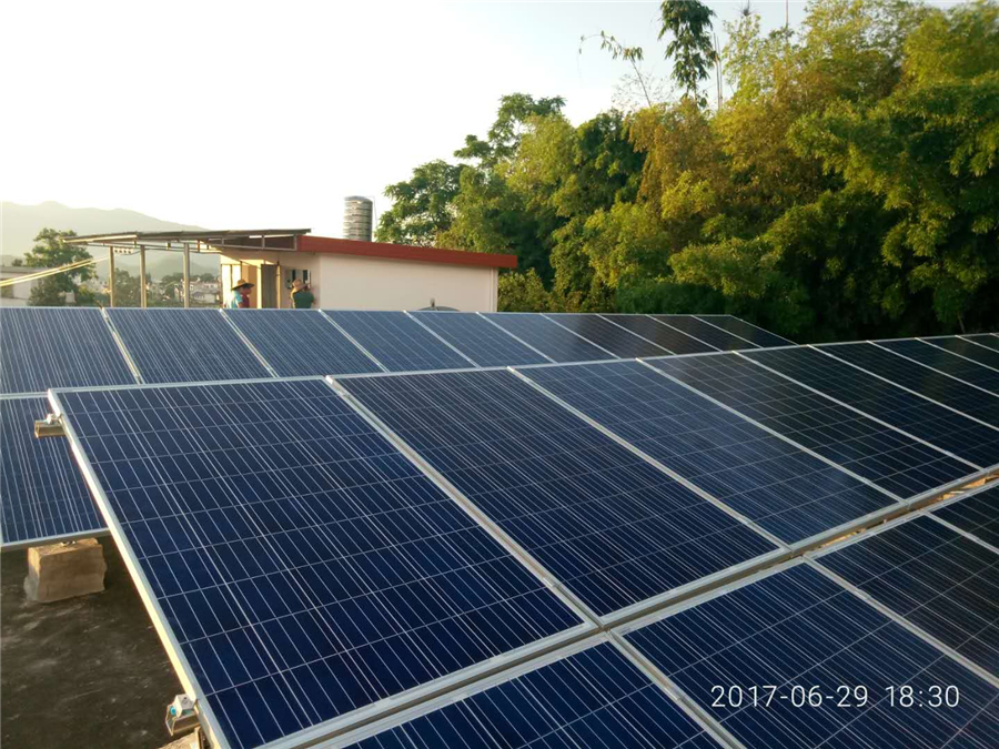 福建省龍巖市10KW并網(wǎng)太陽能光伏供電系統(tǒng)